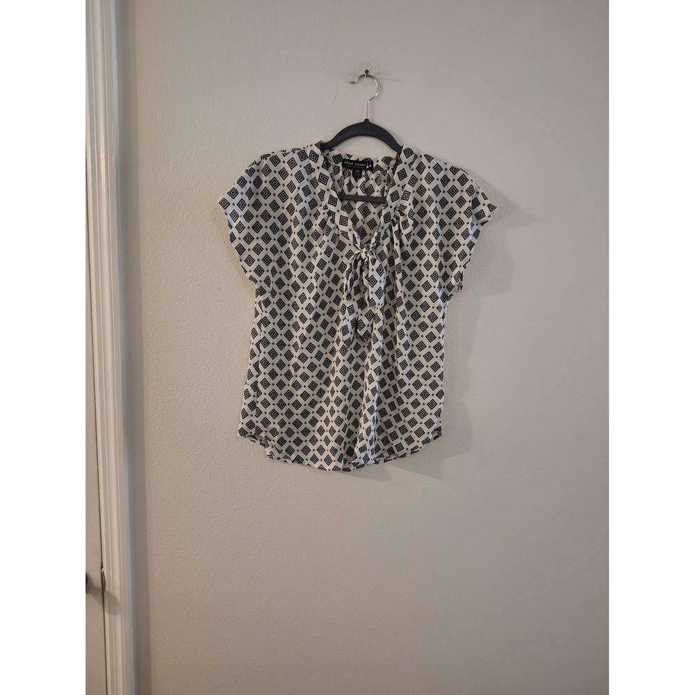 Star Scene Los Angeles Womens Black White Geometric Diamond Tie Neck Blouse M